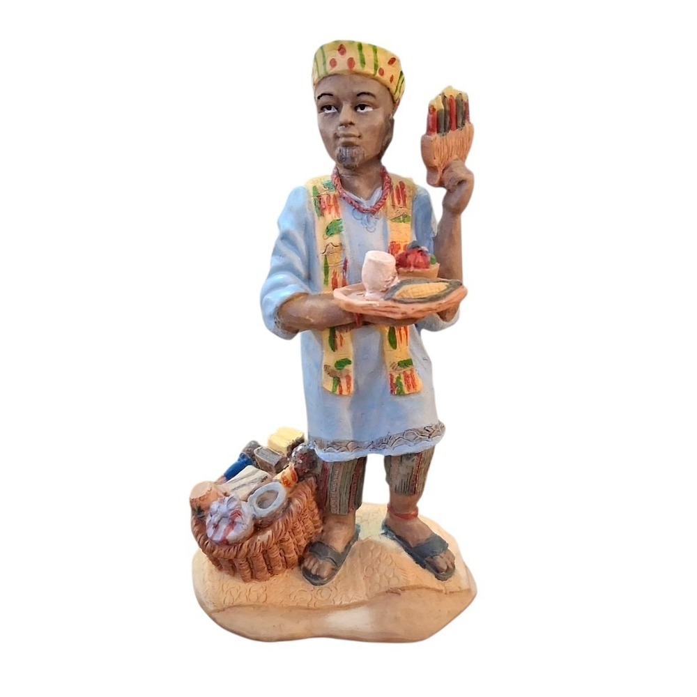 International Santa Claus #SC15 Collection Kwanzaa Africa 1994 Man w/Gifts 5"t